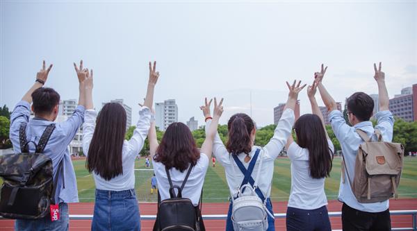 德州乘務(wù)學校為你解析空乘專業(yè)前景！