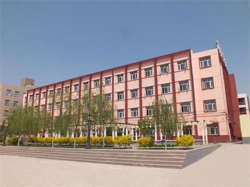  張家口工程技術(shù)學(xué)校升學(xué)與就業(yè)方便嗎？