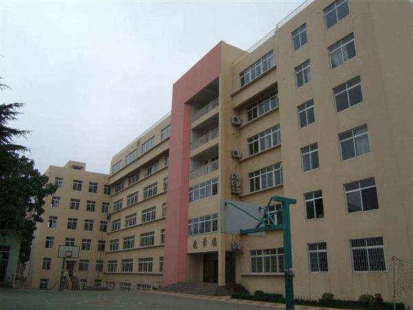 青島市電子信息技術(shù)學(xué)校的學(xué)生都能享受到哪些待遇？