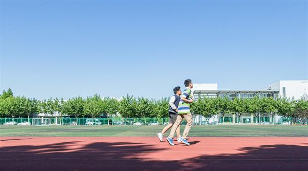 北京現(xiàn)代體育學院、航空乘務學院體育專業(yè)好不好？好就業(yè)嗎？
