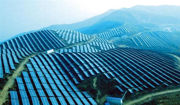 太陽能光伏發(fā)電都有哪些優(yōu)缺點？保定新能源技工學校為你講解！