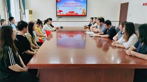 昔日中考“失意”，今朝高考“逆襲” ——灤南職教中心學(xué)子金榜題名，家長感恩贈錦旗